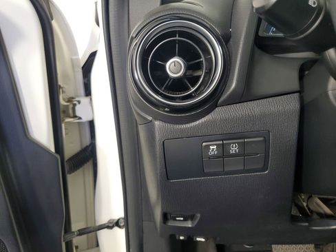 Used 2017 Toyota Yaris iA image 28