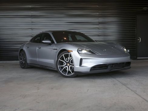 Certified 2025 Porsche Taycan image 9