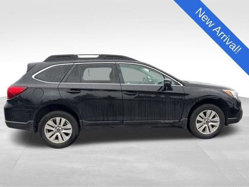 Used 2016 Subaru Outback 2.5i Premium image 8