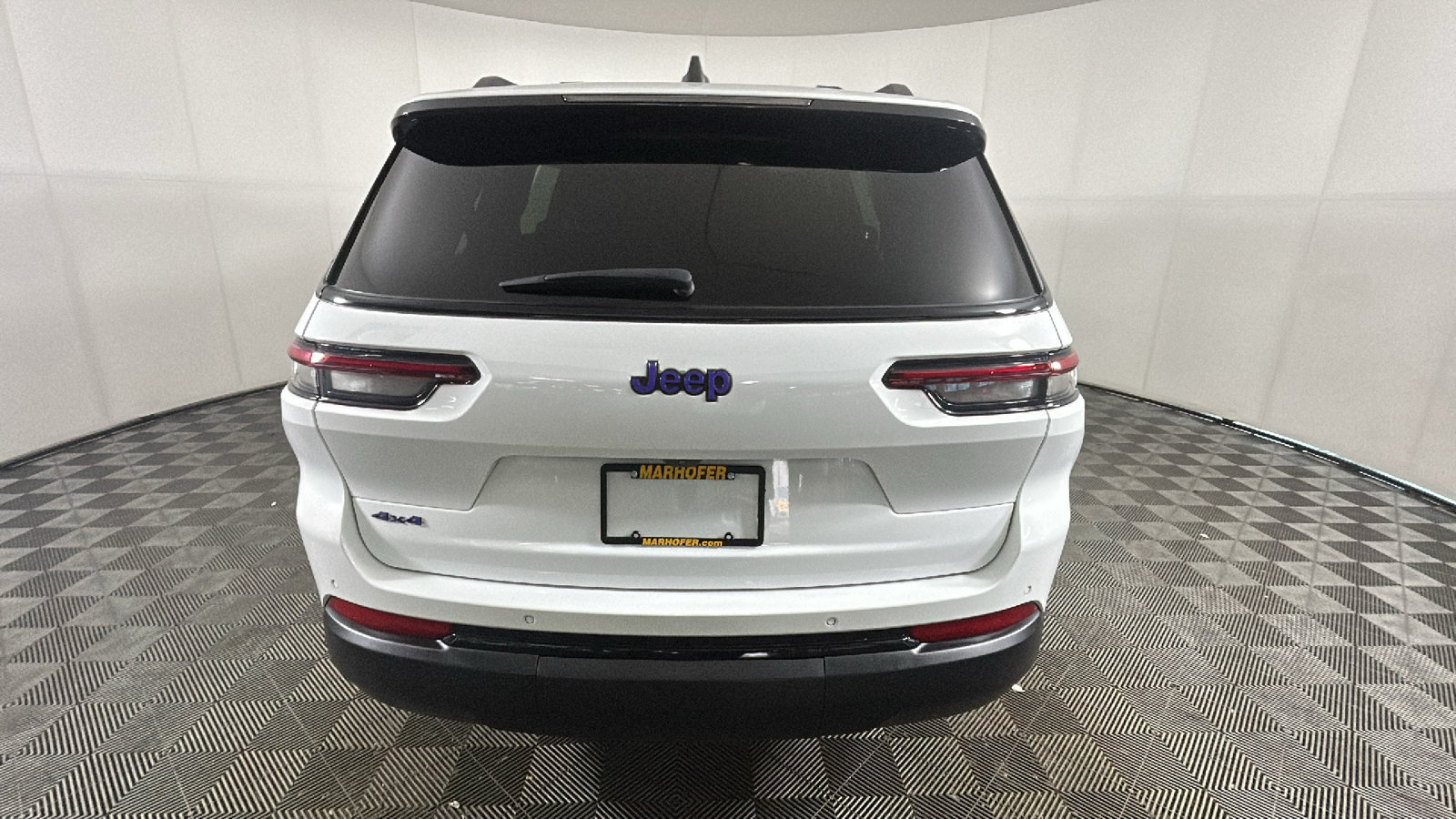 Used 2025 Jeep Grand Cherokee L Altitude AWD/4WD image 4