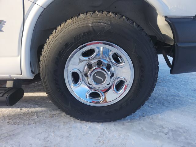 Used 2014 Chevrolet Express 2500 RWD image 13