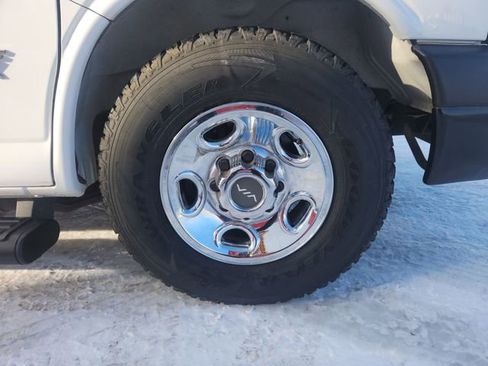 Used 2014 Chevrolet Express 2500 RWD image 13