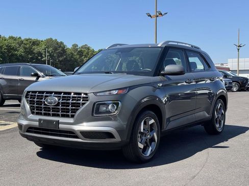 Used 2025 Hyundai Venue SEL FWD image 25