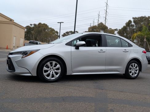 Used 2024 Toyota Corolla LE FWD image 11