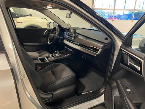 Used 2025 Mitsubishi Outlander ES AWD/4WD image 37