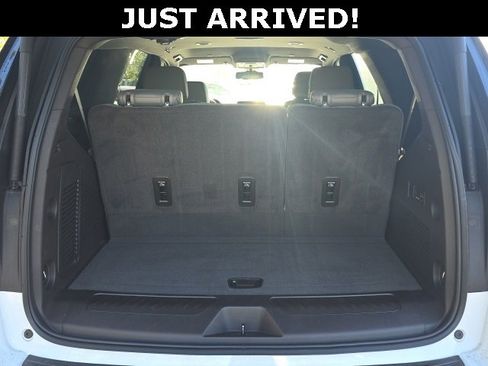 Used 2021 GMC Yukon SLT w/ SLT Luxury Package image 7