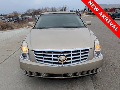 Used 2006 Cadillac DTS Base w/ Trunk Convenience Package image 8