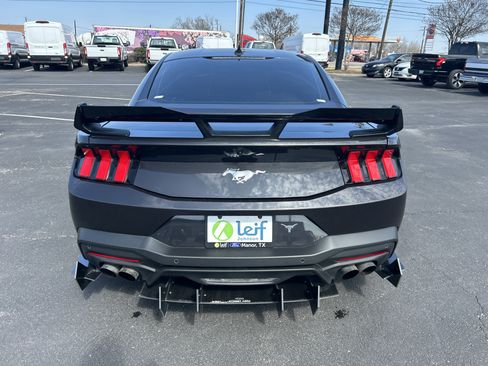 Used 2024 Ford Mustang Coupe image 6