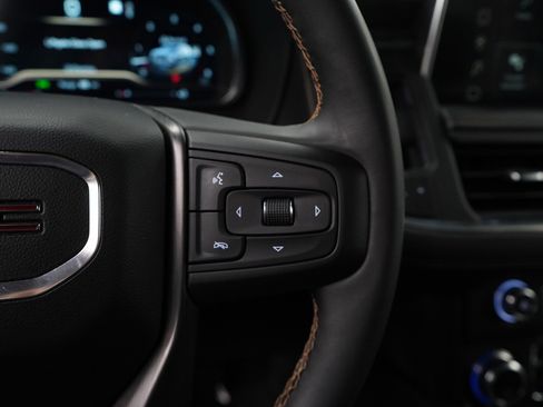 Used 2023 GMC Yukon XL AT4 w/ AT4 Premium Package image 21