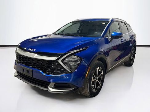 Used 2023 Kia Sportage EX image 3