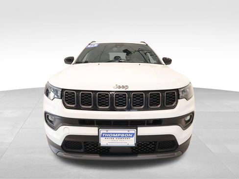Used 2025 Jeep Compass Latitude w/ Convenience Group AWD/4WD image 7
