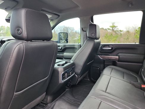 Used 2021 Chevrolet Silverado 2500 LTZ w/ LTZ Premium Package image 13