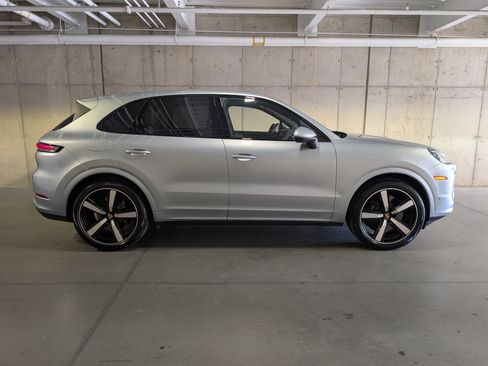 Certified 2025 Porsche Cayenne S AWD/4WD image 10
