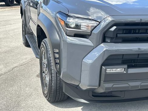 Used 2025 Toyota 4Runner SR5 AWD/4WD image 13