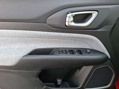 Certified 2023 Jeep Compass Latitude w/ Convenience Group image 14