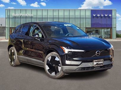 New 2025 Volvo EX30 Plus w/ Protection Package Premier