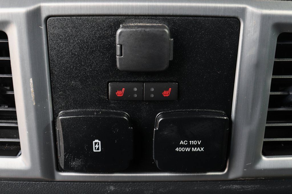 Used 2022 Ford F250 Platinum w/ FX4 Off-Road Package AWD/4WD image 40