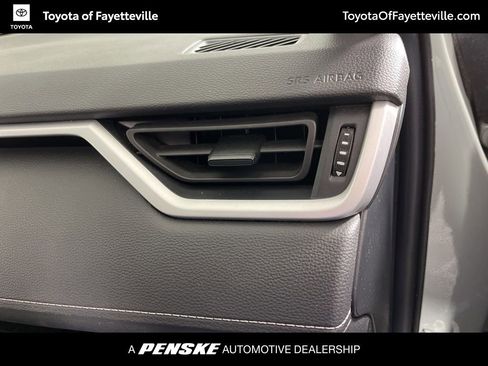 Used 2020 Toyota RAV4 XLE image 9