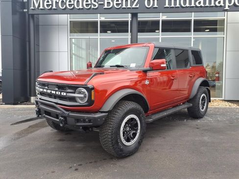 Used 2023 Ford Bronco Outer Banks w/ Sasquatch Package image 2