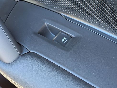 New 2026 Volkswagen Tiguan SE image 34