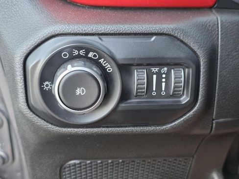 Used 2018 Jeep Wrangler Unlimited Rubicon image 25