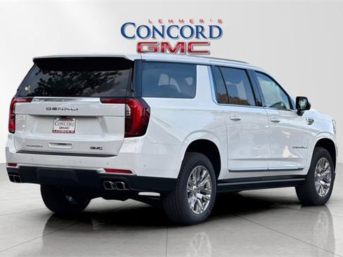 New 2026 GMC Yukon XL Denali w/ Sun & Power Step Package image 4
