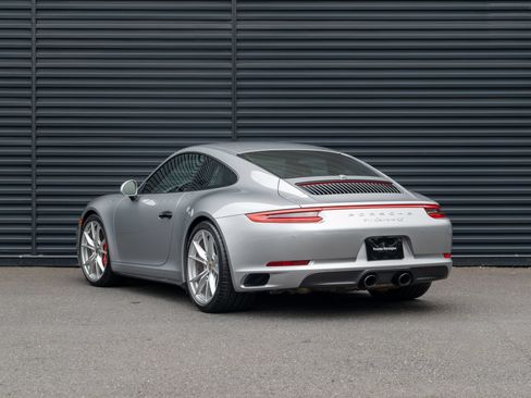 Certified 2019 Porsche 911 Carrera 4S AWD/4WD image 3