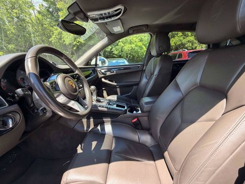 Used 2016 Porsche Macan S w/ Infotainment Package AWD/4WD image 16