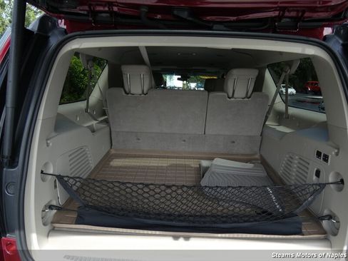 Used 2017 Cadillac Escalade ESV Luxury RWD image 16