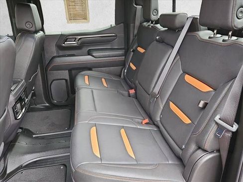 Used 2024 GMC Sierra 1500 AT4 w/ Technology Package AWD/4WD image 17