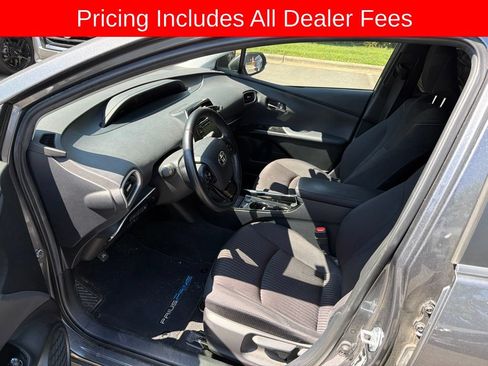 Used 2022 Toyota Prius Prime Limited FWD image 4