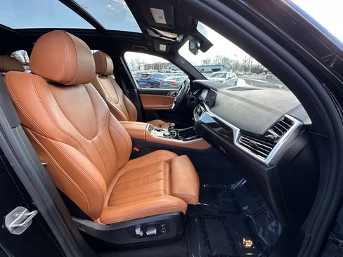 Used 2019 BMW X5 xDrive40i w/ M Sport Package image 21