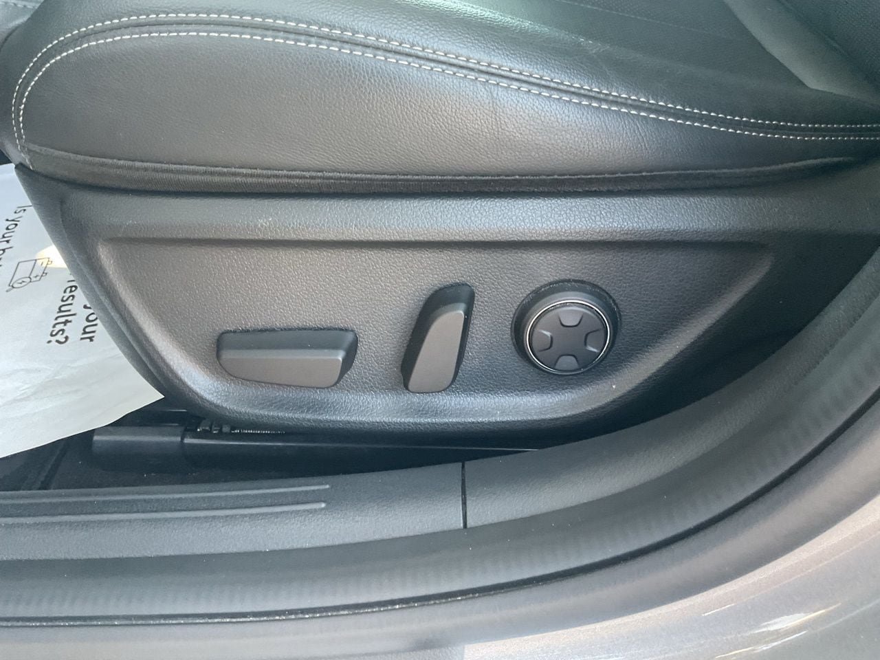 Used 2025 Genesis G70 2.5T RWD image 9