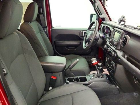Used 2021 Jeep Gladiator Sport AWD/4WD image 23