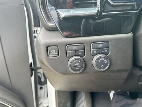 Used 2025 Chevrolet Silverado 1500 LT AWD/4WD image 21