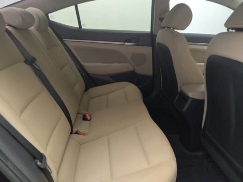Used 2018 Hyundai Elantra SEL FWD image 19