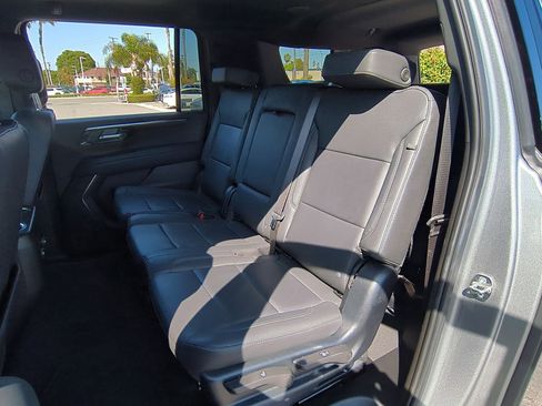 Certified 2025 Chevrolet Suburban Z71 AWD/4WD image 25