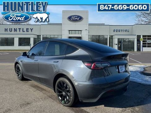 Used 2022 Tesla Model Y Long Range AWD/4WD image 6