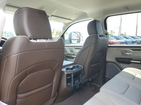 Used 2025 RAM 1500 Laramie AWD/4WD image 9