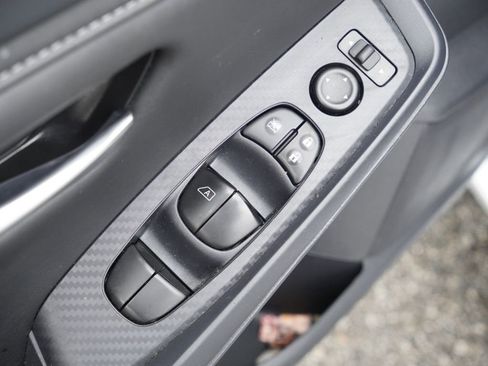 Used 2025 Nissan Sentra SV image 9