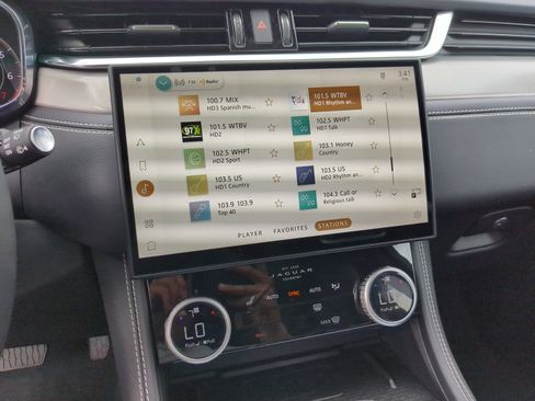 New 2026 Jaguar F-PACE R-Dynamic S image 20