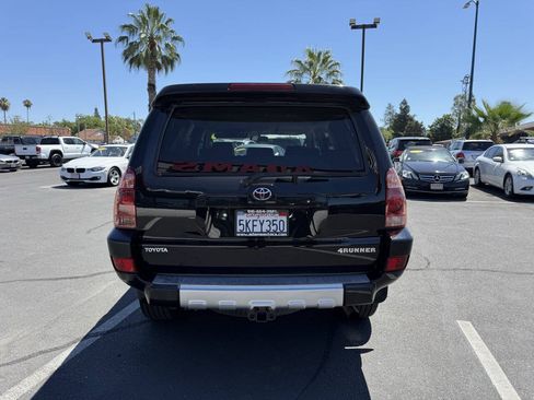 Used 2004 Toyota 4Runner SR5 AWD/4WD image 4