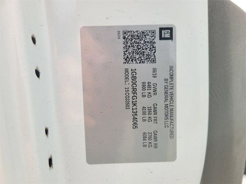 Used 2019 Chevrolet Express 3500 Work Van w/ Power Convenience Package image 15