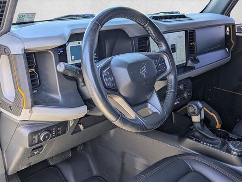 Used 2023 Ford Bronco Badlands image 10