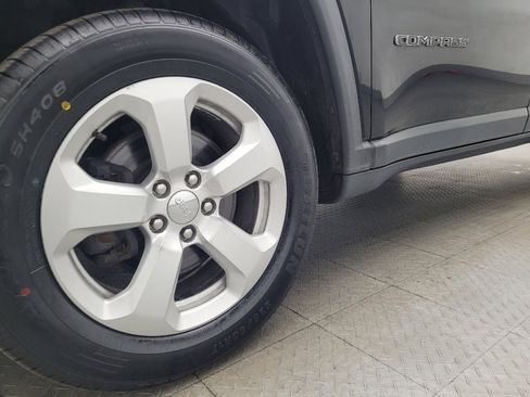 Used 2018 Jeep Compass Latitude w/ Popular Equipment Group AWD/4WD image 31
