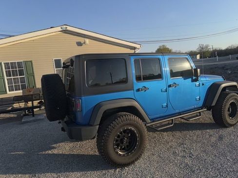 Used 2016 Jeep Wrangler Unlimited Sport image 9
