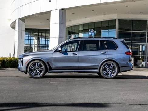 New 2026 BMW X7 xDrive40i w/ M Sport Package image 2