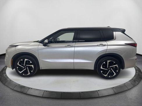 Used 2023 Mitsubishi Outlander SEL FWD image 8