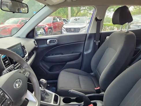 Used 2020 Hyundai Venue SE FWD image 18