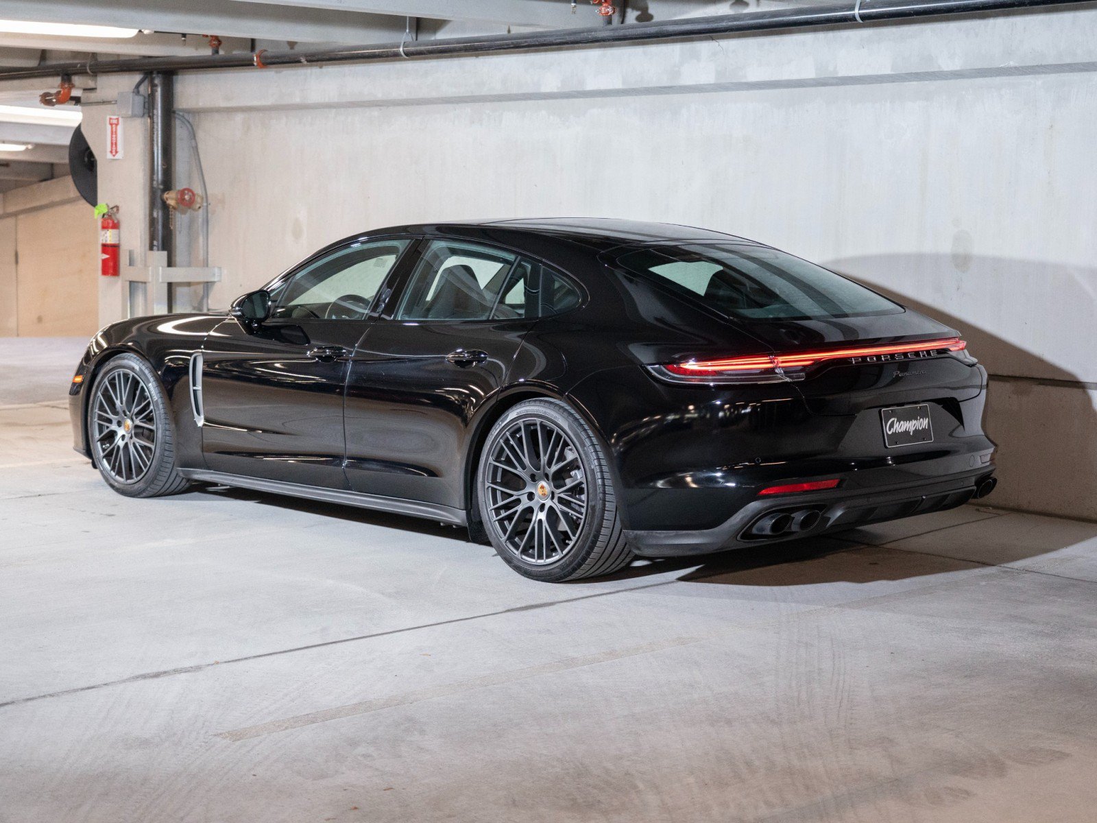 Certified 2023 Porsche Panamera Platinum Edition RWD image 3